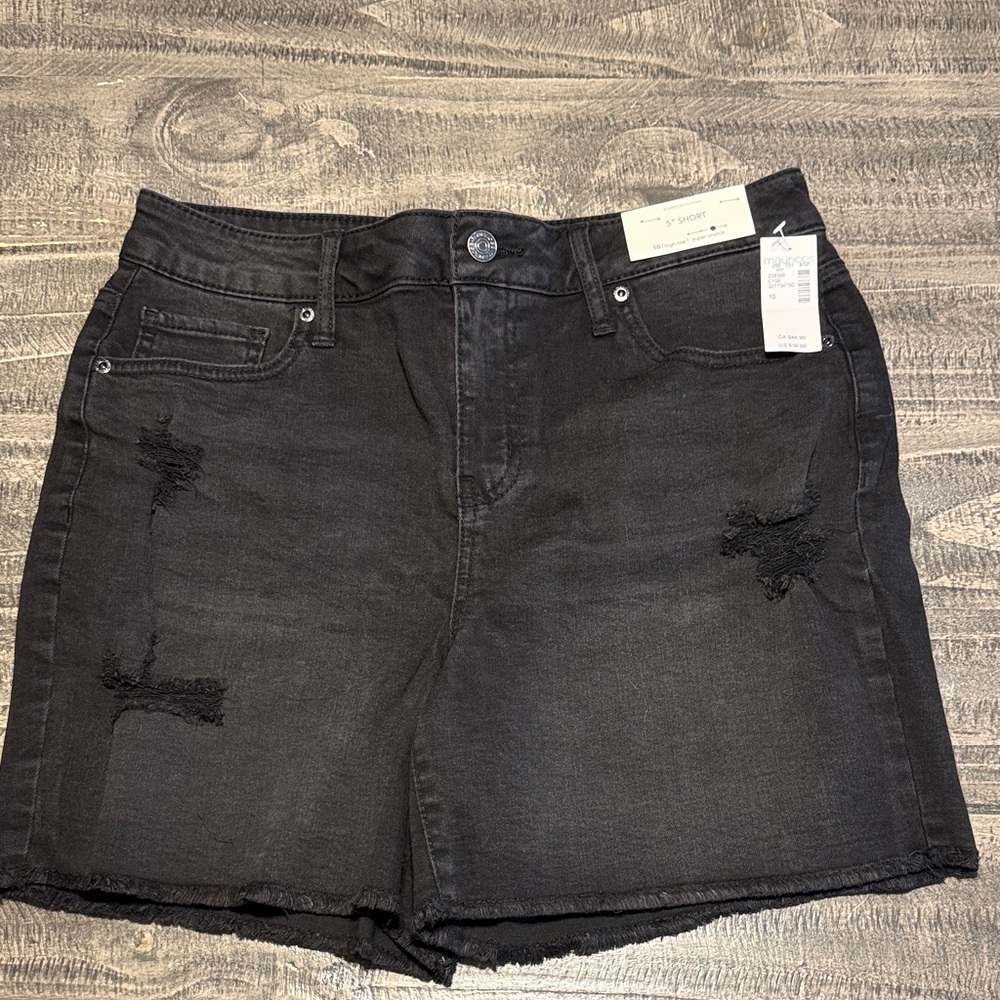 Maurices black distressed stretch 5” jeans shorts - Picture 3 of 8